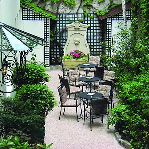4* Hotel De Varenne
