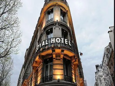 ****  Royal Hotel Paris Champs Elysees France