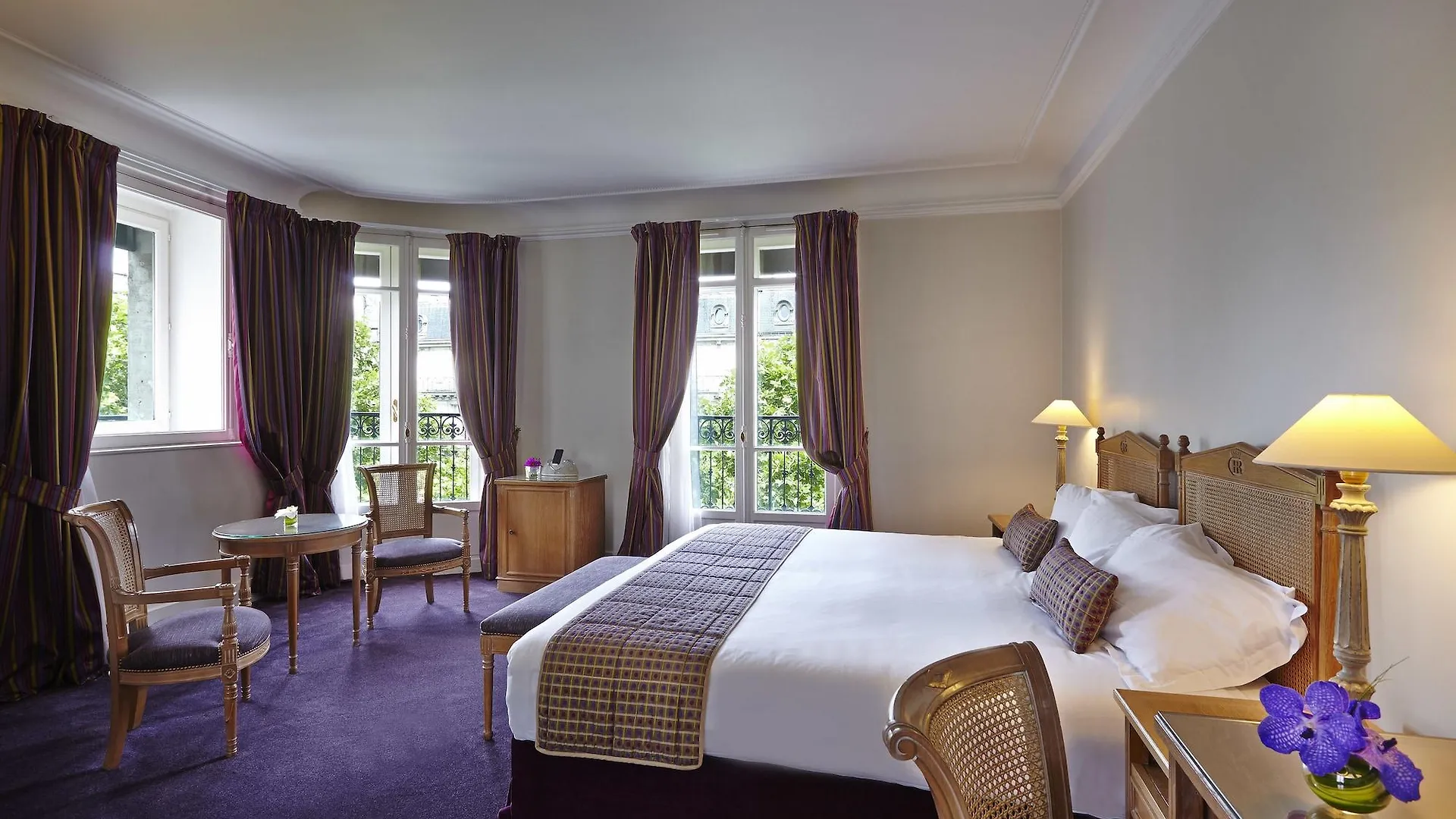 Royal Hotel Paris Champs Elysees 4*,  France